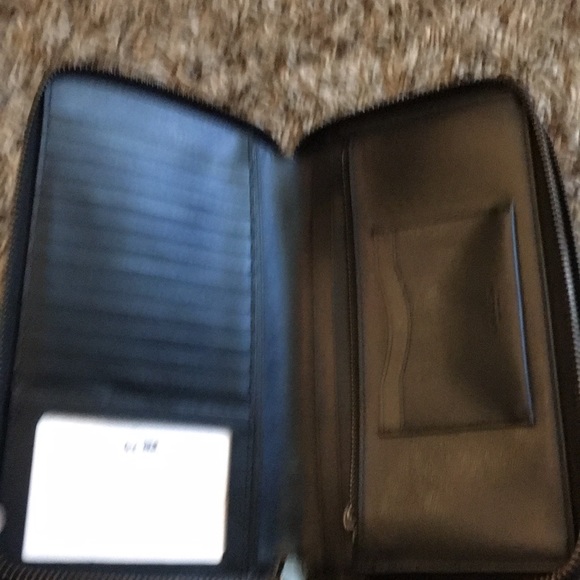 Travel wallet - Picture 2 of 5